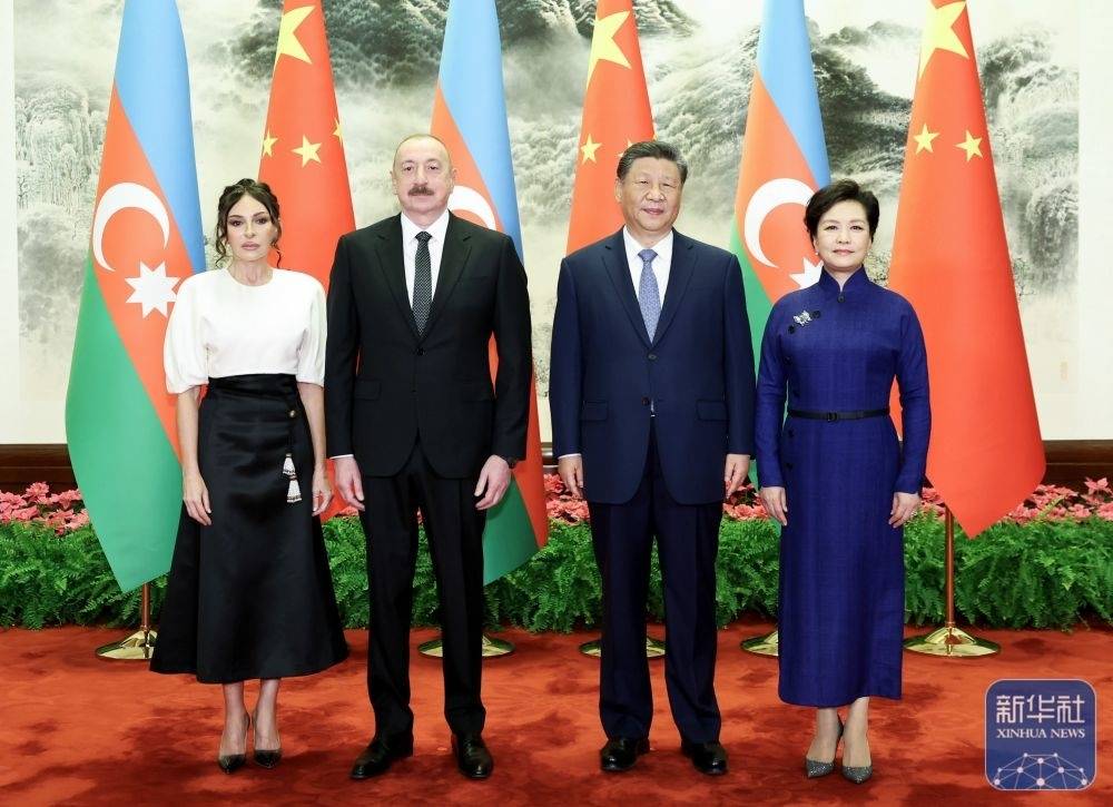 习近平同阿塞拜疆总统阿利耶夫举行会谈