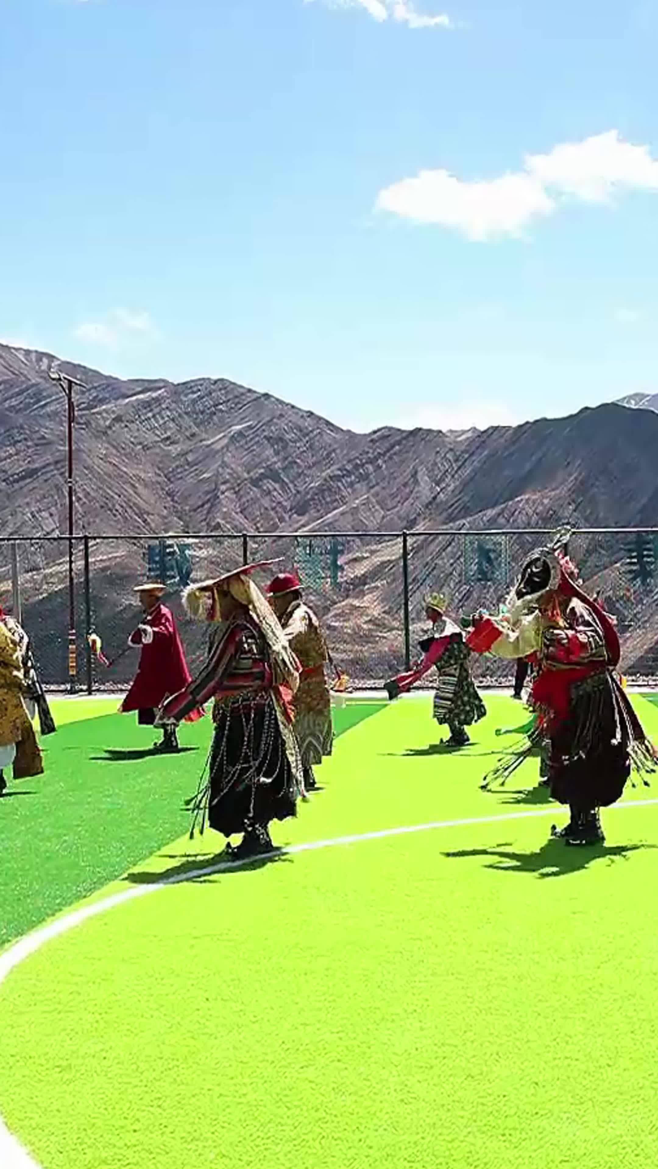 Ngabu Chocho, an intangible cultural heritage inheritor of Chagyab County, Chamdo, talks about the inheritance of Tibetan opera
