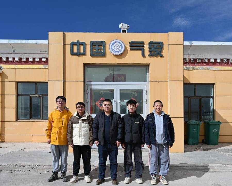 Xinhua Headlines: At 4,534 meters above sea level, they help monitor world climate change