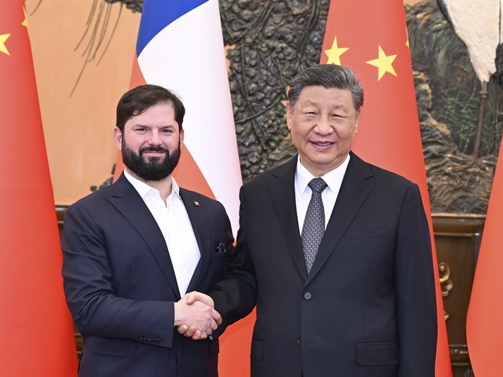 習近平會見智利總統博里奇