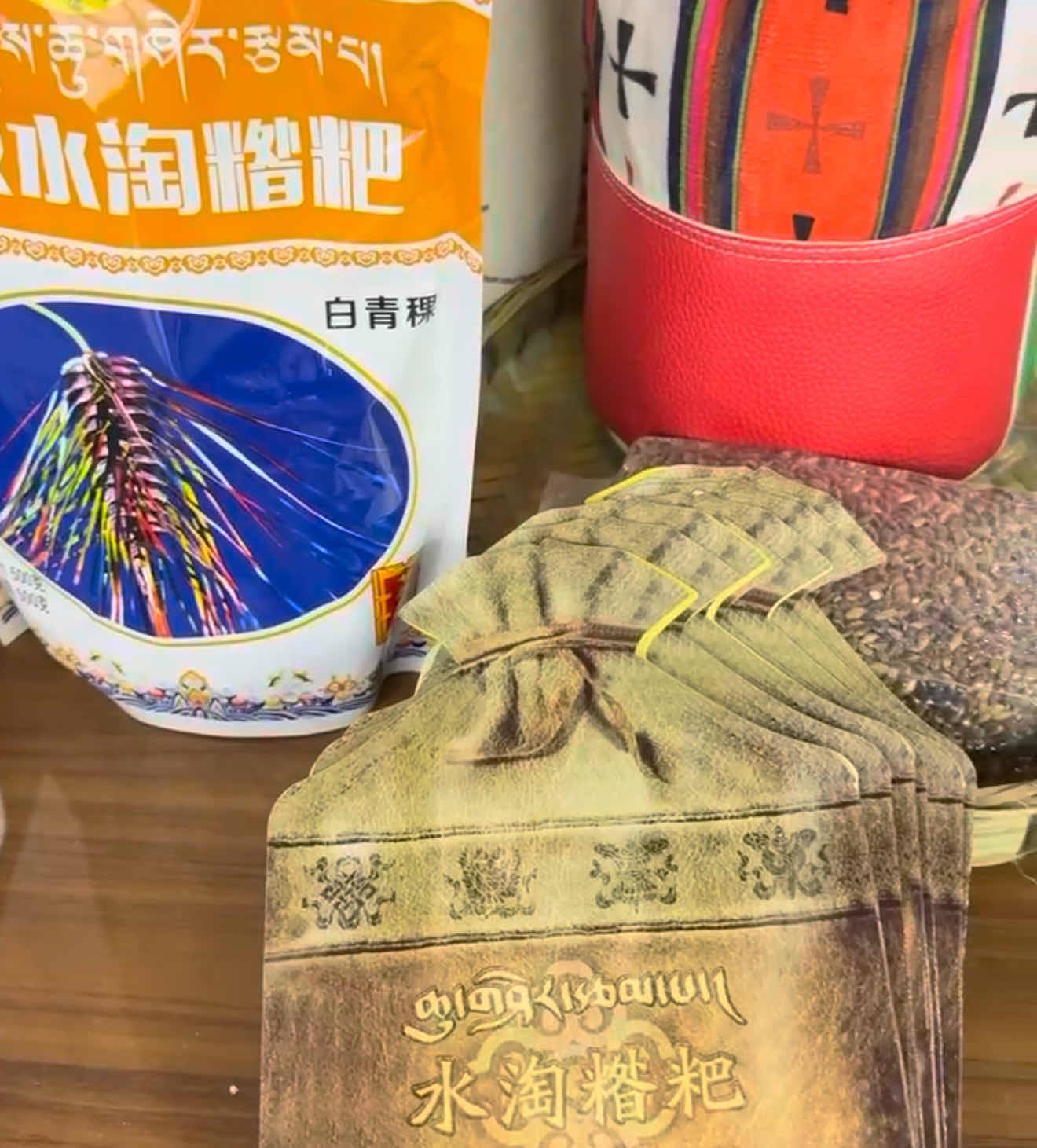 大家知道糌粑是如何制作的嗎，來成都西博城甘孜館可以親自體驗制作糌粑啦～
