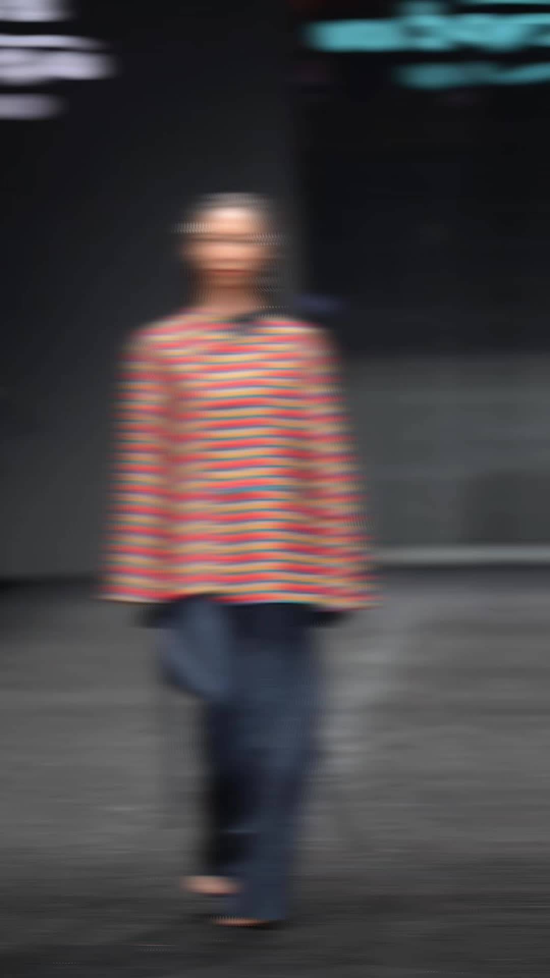 Click the video and enjoy a show of Pashod Pulu clothes