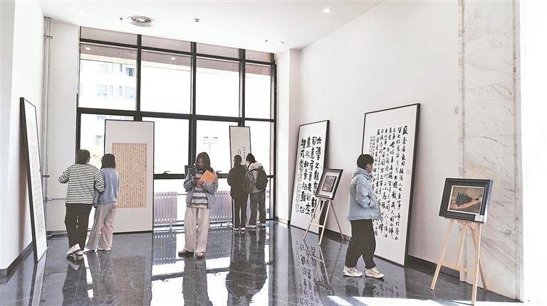 三江源頭書聲瑯 石榴籽里話團結