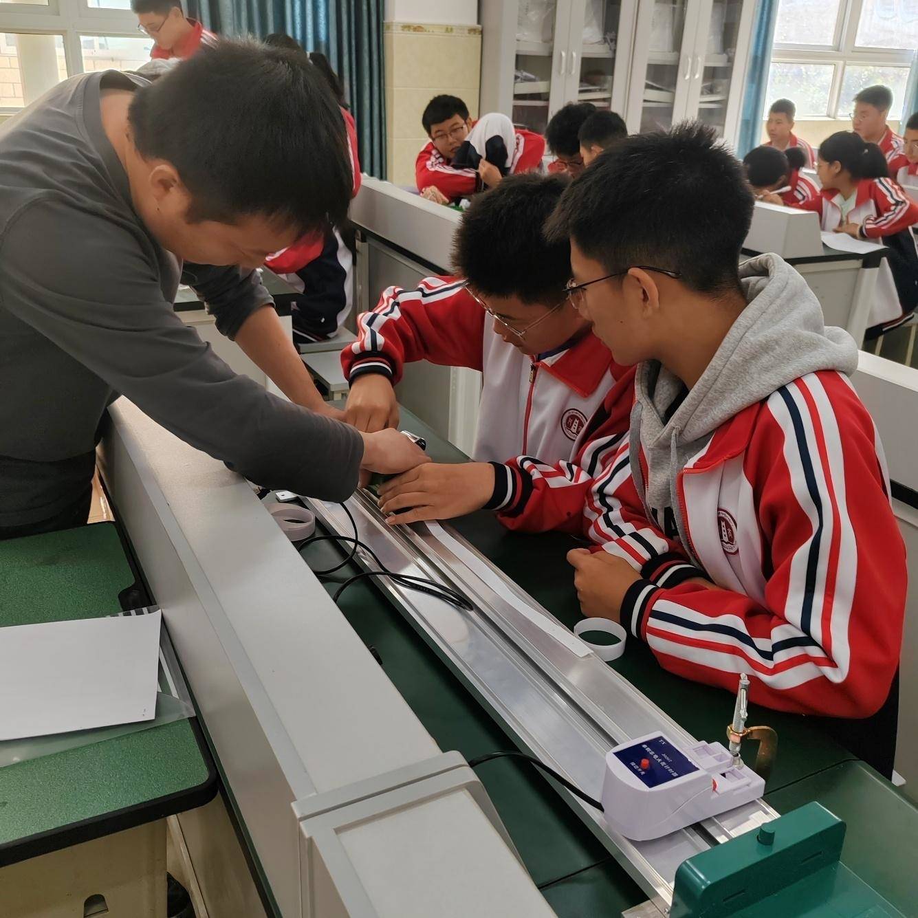 大渡河畔育新苗：丹巴高中三年蛻變背后的金東力量