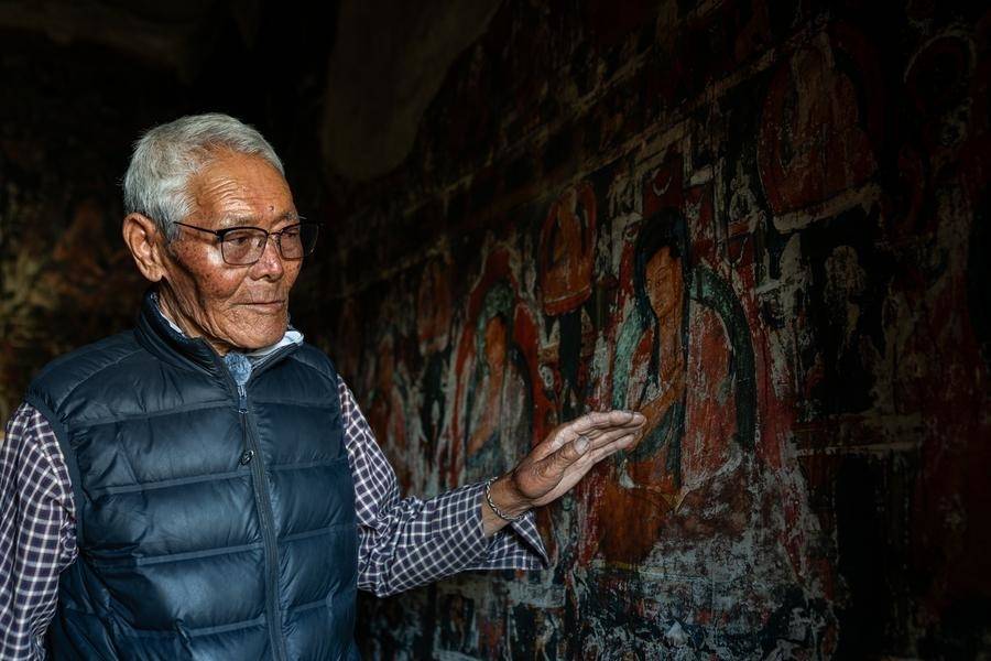 ChineseToday | A guardian of Tibetan Buddhism grottoes in remote western Xizang