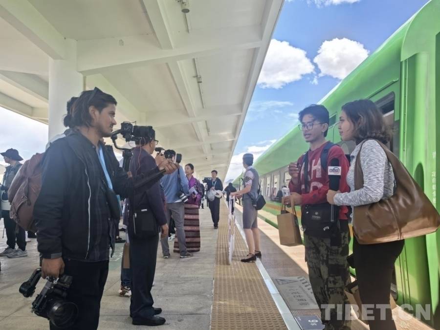 外媒記者見證中國式現代化的“天路”奇跡