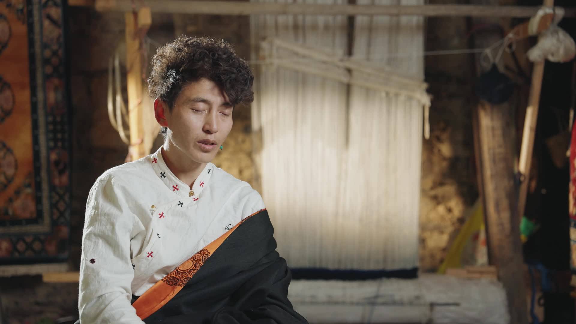 The inheritor of Lithang Tibetan carpet making skill says that weaving the carpets often reminds him of his mother