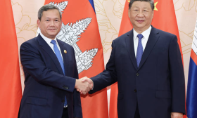 上合组织天津峰会丨习近平会见柬埔寨首相洪玛奈