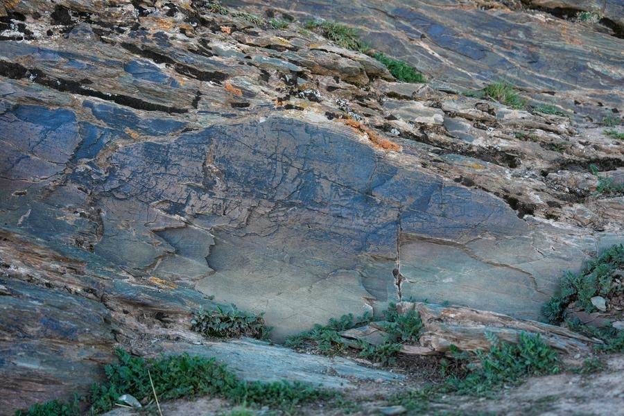 Uncovering 2,200-yr-old inscription at 4,306 meters: Chinese history carved in stone