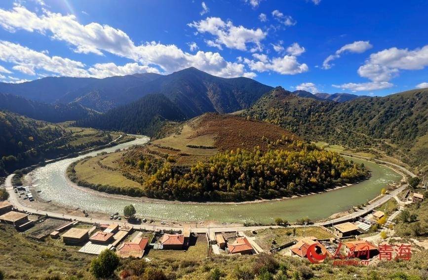 མགོ་ལོག་པད་མའི་མཚར་སྡུག་གི་སྟོན་ལྗོངས།