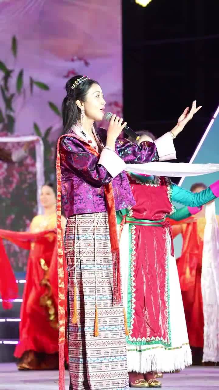 Singing clip of Tibetan song