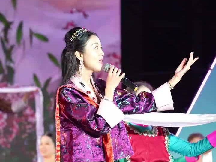 Singing clip of Tibetan song