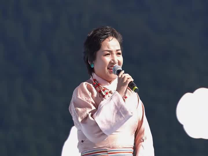 Singing clip of Tibetan song