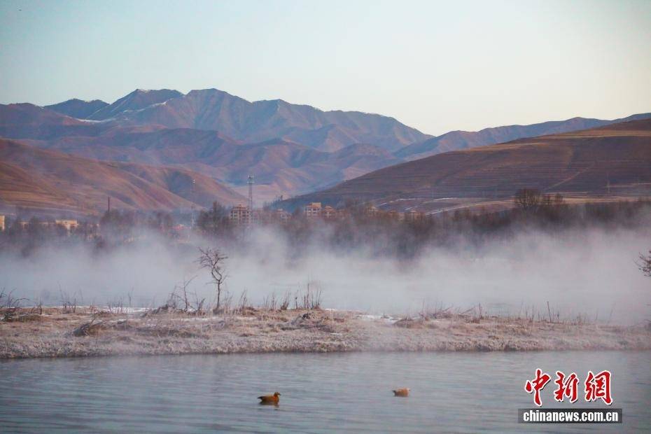 Qinghai Province's Menyuan: Morning Mist Enveloped the Datong River in the Heartland of the Qilian Mountains