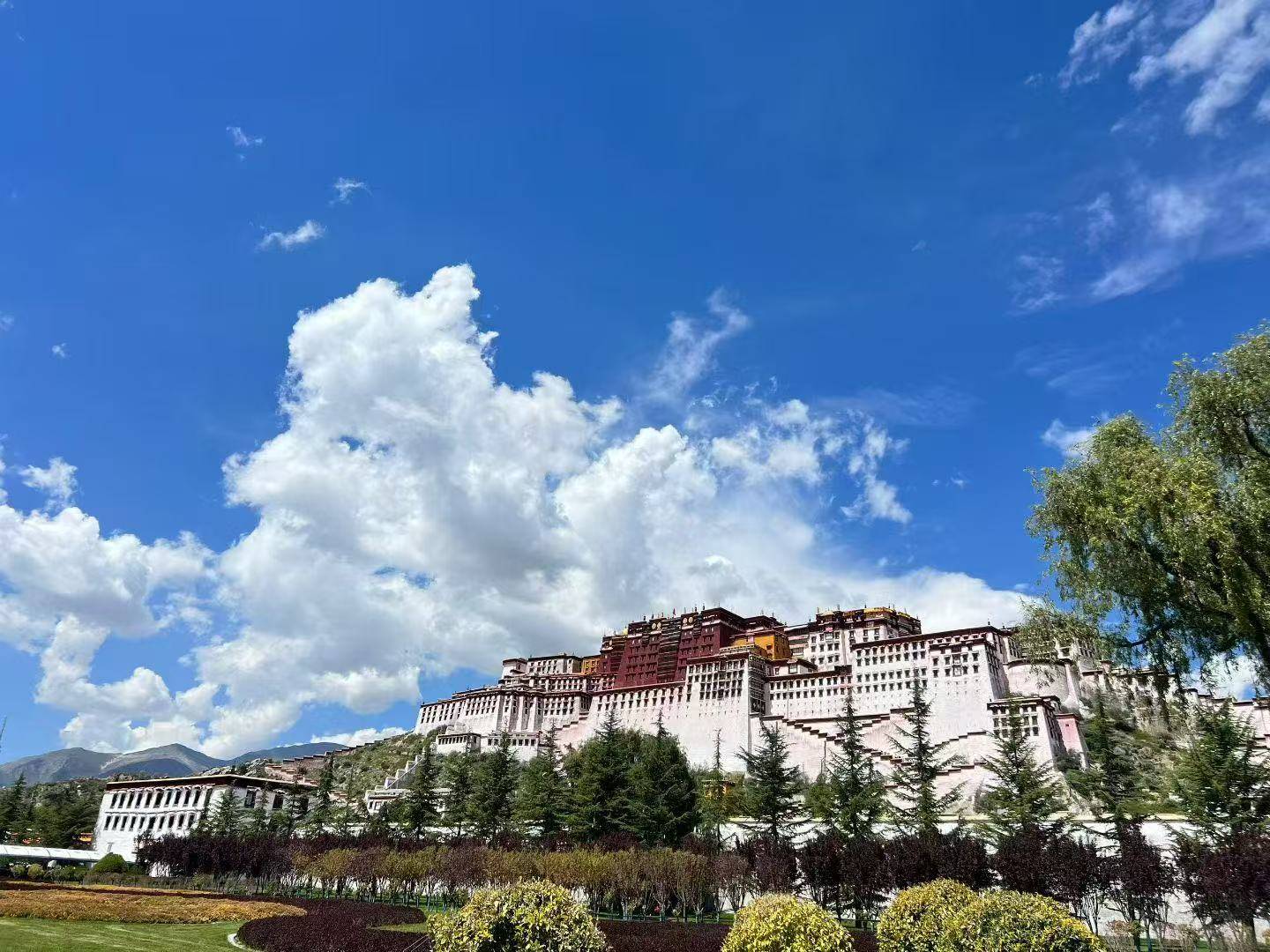 Lhasa receives over 50 million tourists in 2025