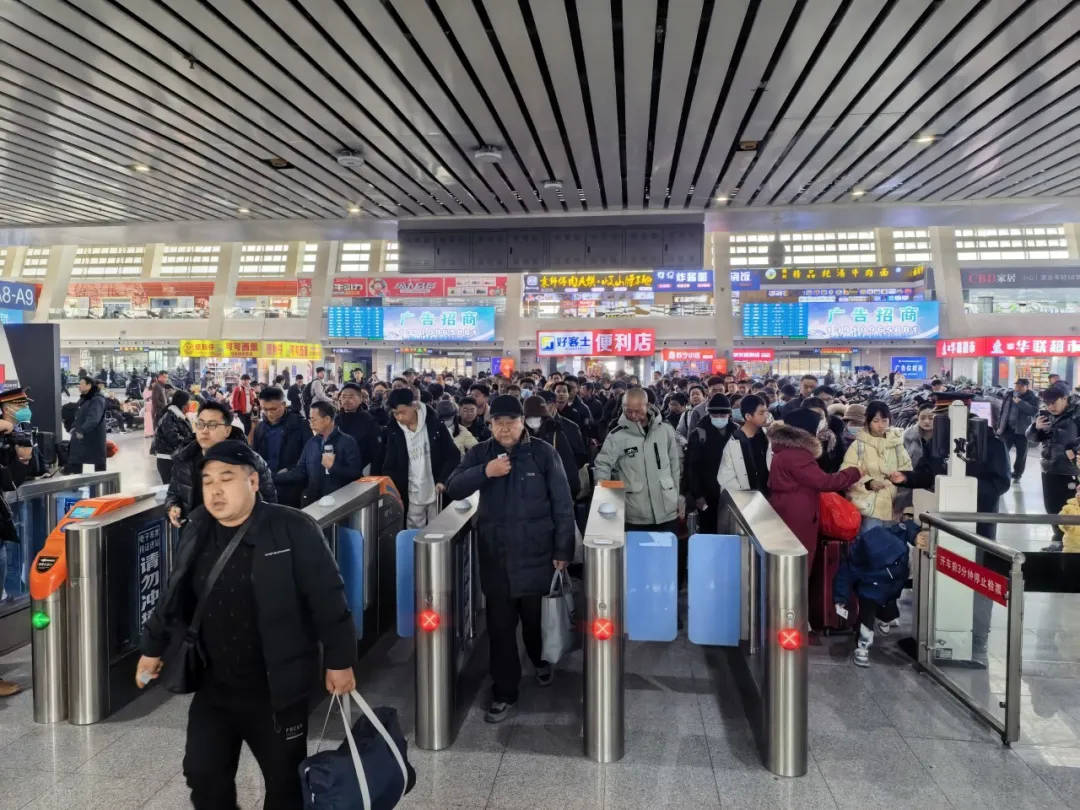 今天，高原铁路春运启动！