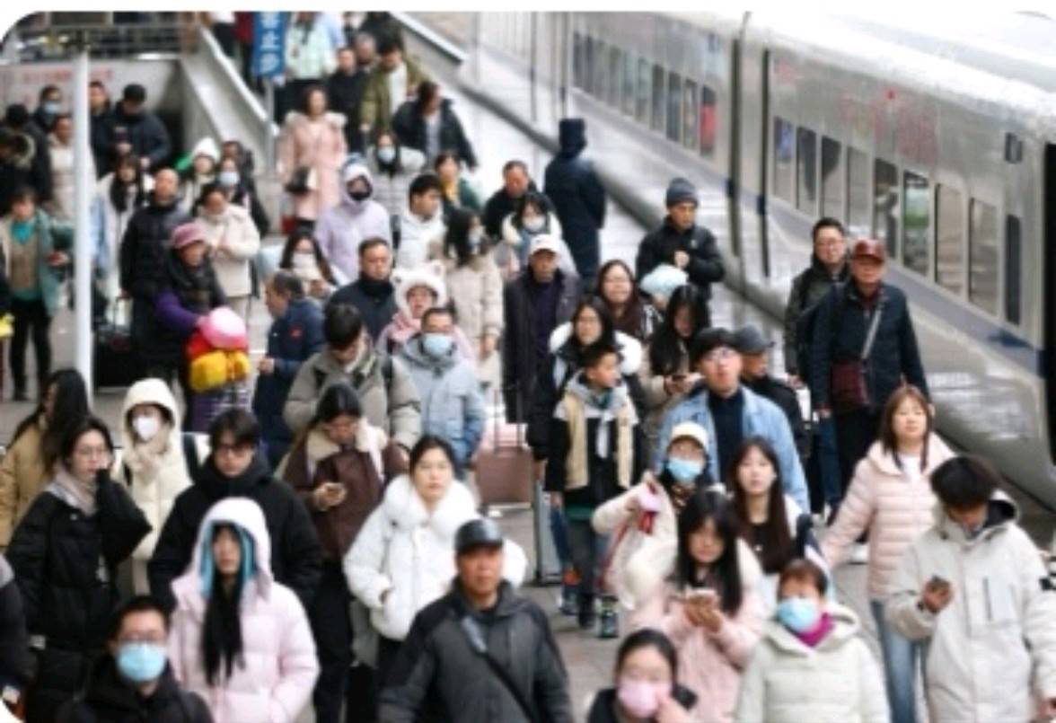春运前20天 全社会跨区域人员流动量累计50.8亿人次
