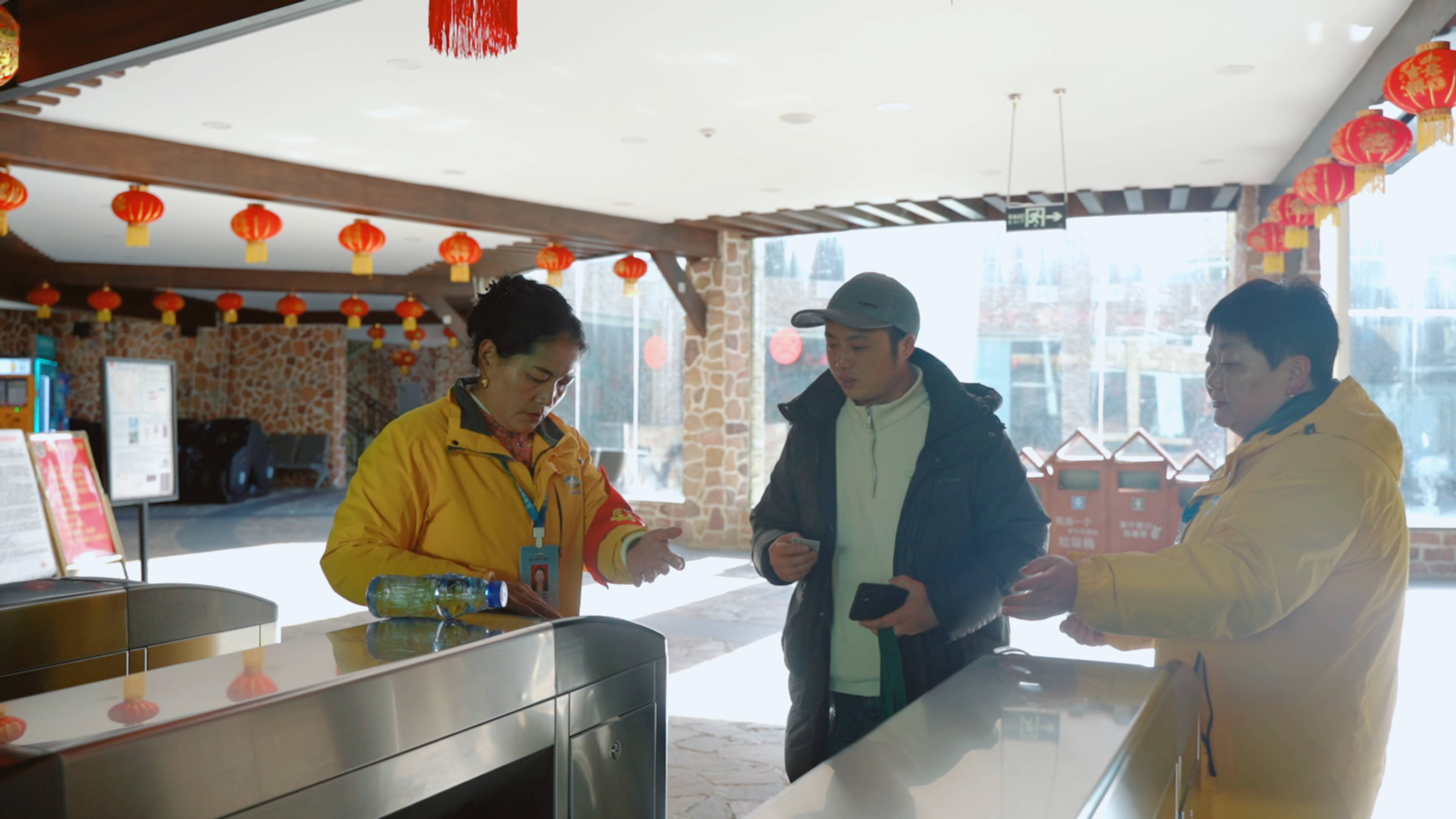 14个景区迎客赴春约！甘孜州景区终身门票核销首日，温暖服务伴全程