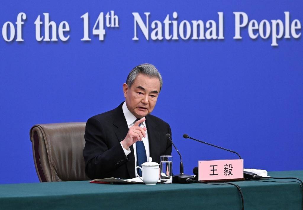 Xinhua Headlines: China reiterates support for peace, multipolarity as new conflicts flare