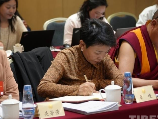 【委员面对面】全国政协委员卓嘎:我在直播间里搭“桥梁”