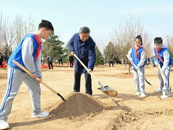 人民领袖｜踏春行