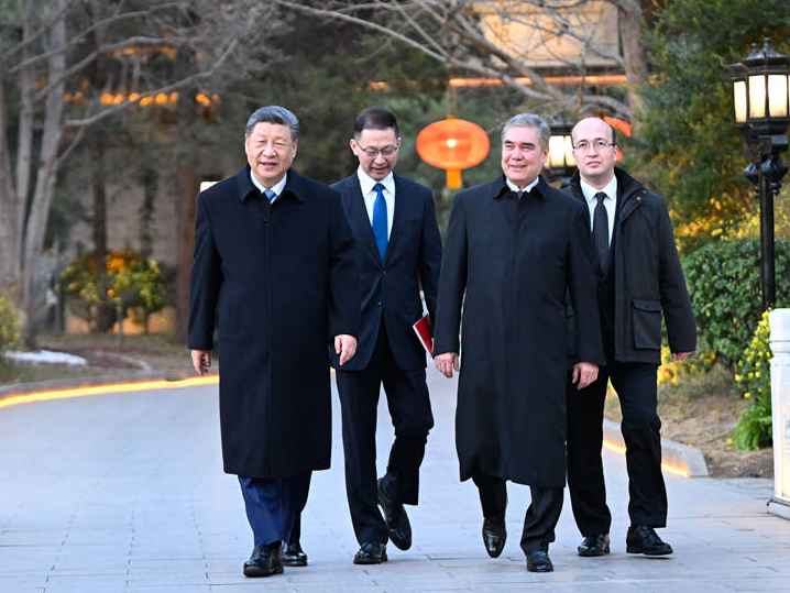 习近平会见土库曼斯坦民族领袖、人民委员会主席别尔德穆哈梅多夫