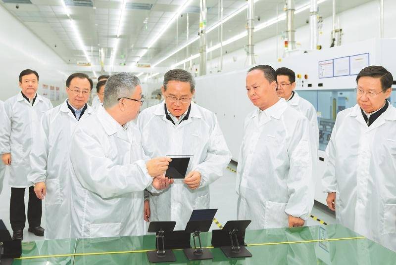 李强在四川调研时强调，发挥资源禀赋优势，持续扩大绿电供给  着力推进新型电网建设 加快能源结构调整优化