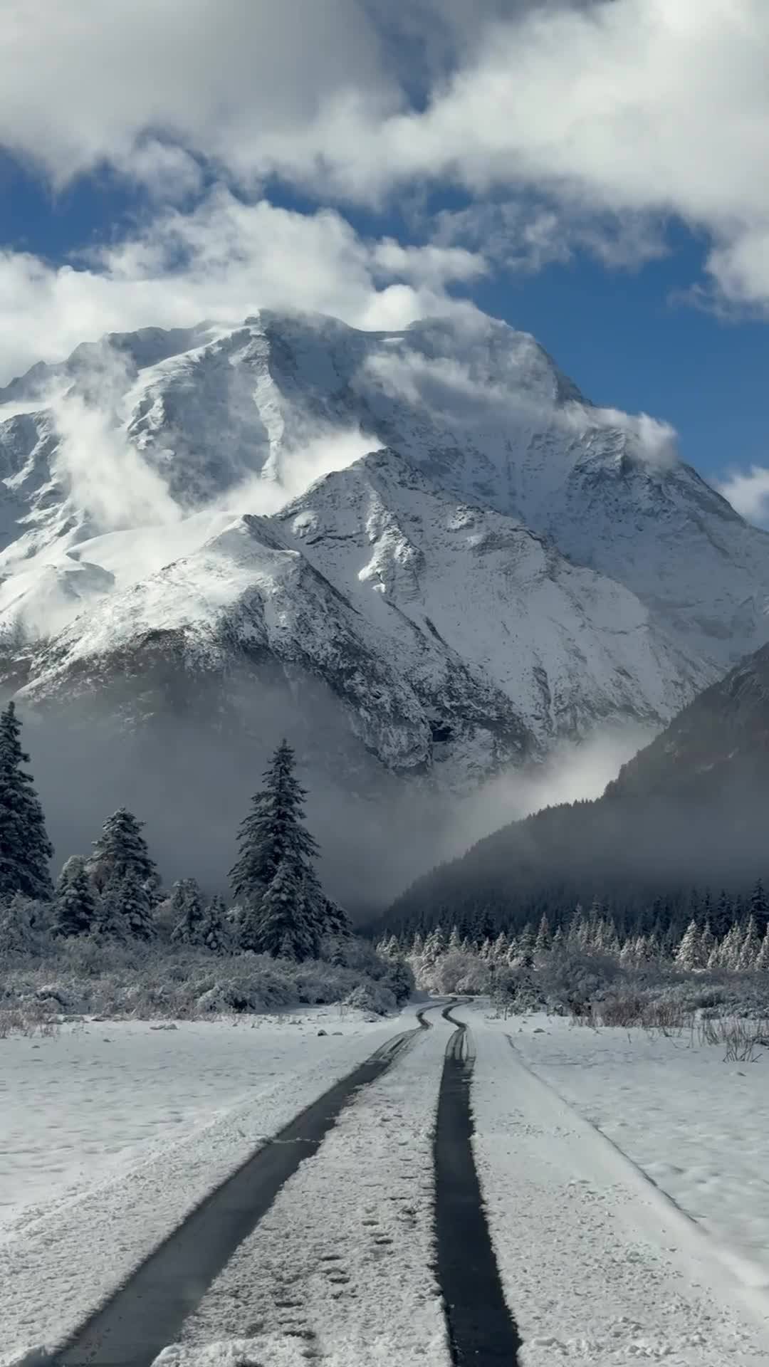 Stunning view of Yala Snow Mountain in Dawu County, Garze