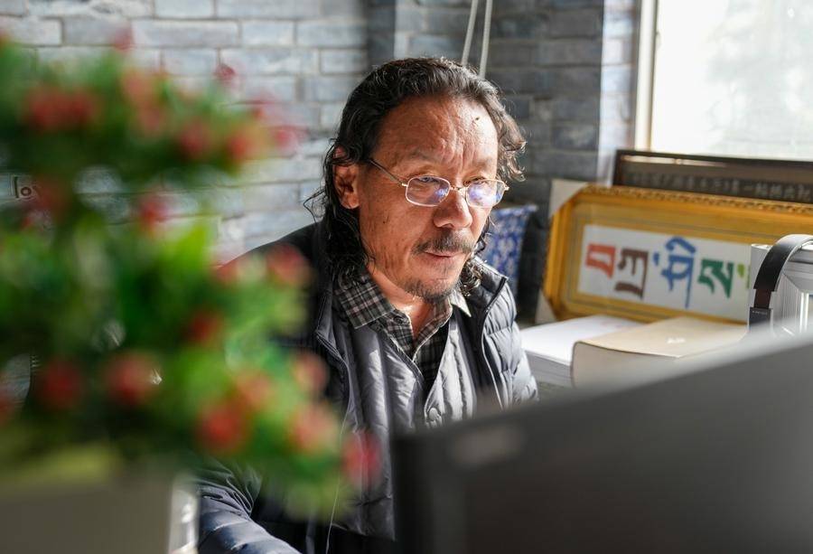 Tibetan translator connecting China's Xizang to wider world