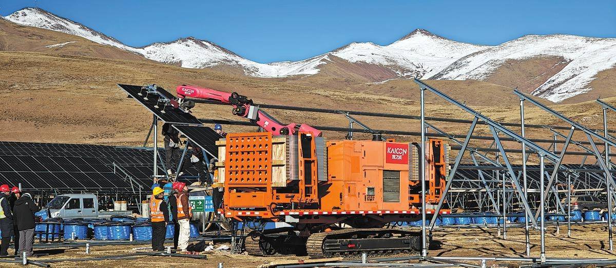 Robots ease high-altitude construction in Xizang