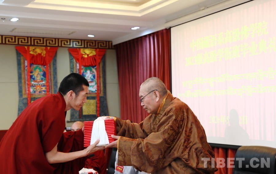 34 Tibetan Buddhists Awarded Thorampa Advanced Academic Title