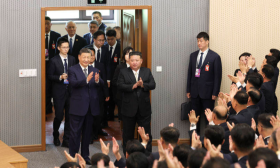 习近平参访朝鲜劳动党中央干部学校
