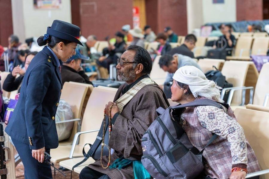 InXizang | Lhasa Railway Station has witnessed over 60 million passenger trips in the past 20 years