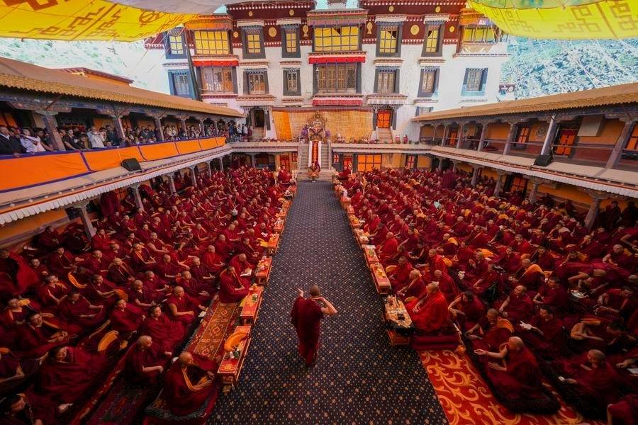 Xizang holds preliminary exam for doctoral degree equivalent in Tibetan Buddhism