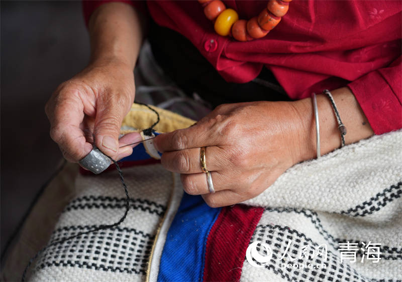 Ancient garment-making technique finds new life in NW China's Qinghai