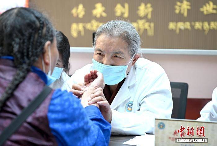 Tibetan hospital in Xizang holds free clinic for 110th anniversary