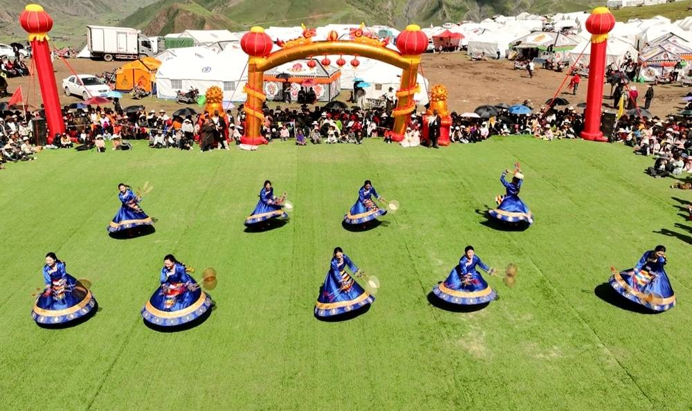 Traditional Reba Dance in SW China's Xizang beats its way onto bigger stage