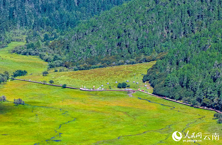 Explore Potatso National Park in early autumn