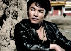 ཟླ་འོད་འོག་གི་རྩྭ་ཐང་།