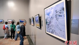 林芝风情摄影展广州开幕 百余幅照片再现“人间净地”