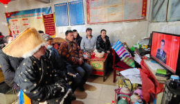 十三届全国人大五次会议开幕在西藏引起热烈反响