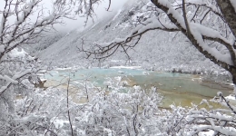 五月高原雪花飘 人间仙境黄龙池 