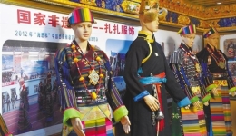 国家级非遗项目扎扎服饰：哲古草原上一道靓丽风景