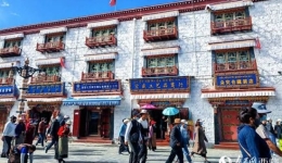 拉萨八廓街：民族文化从古城走出去