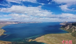 冬格措纳湖夏日美景如画