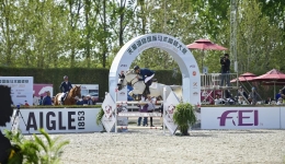 2023国际马术障碍大赛在京落幕，两位中国骑手折桂