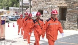 甘孜：保电早就位  护航小长假