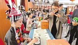 客流订单齐升 特色市集涌现——从商圈热度感知消费暖意