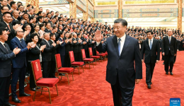 Xi meets representatives to 10th Conference for Friendship of Overseas Chinese Associations