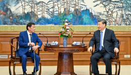 Xi meets former Philippine president